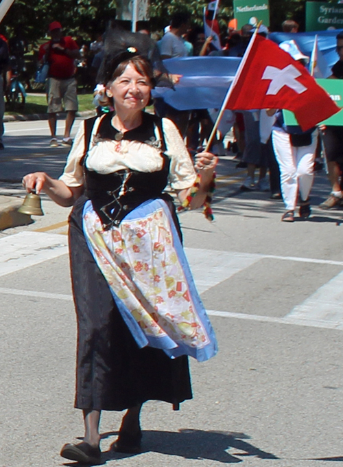 Swiss community in Parade of Flags at One World Day 2022